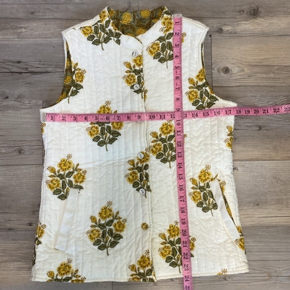 Quilted Floral Reversible Vest Boho
Handmade Free People Inspired Festival - Picture 8 of 9